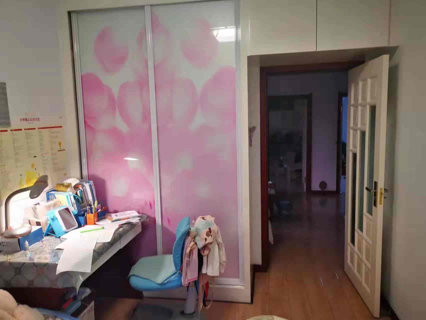 4楼，面积是88。精装修，20万