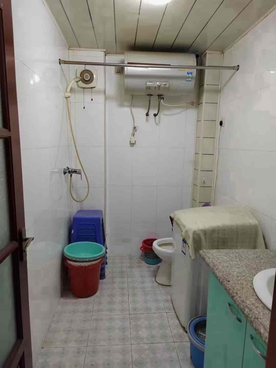 新街基黎明小区3楼 43平 一室一厅 正房  拎包入住 地段好 出行购物方便 适合老年人居住 7.5万