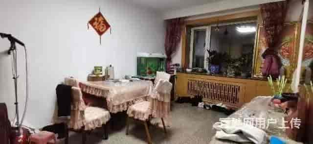 龙小区5楼面积65平 售价:18万