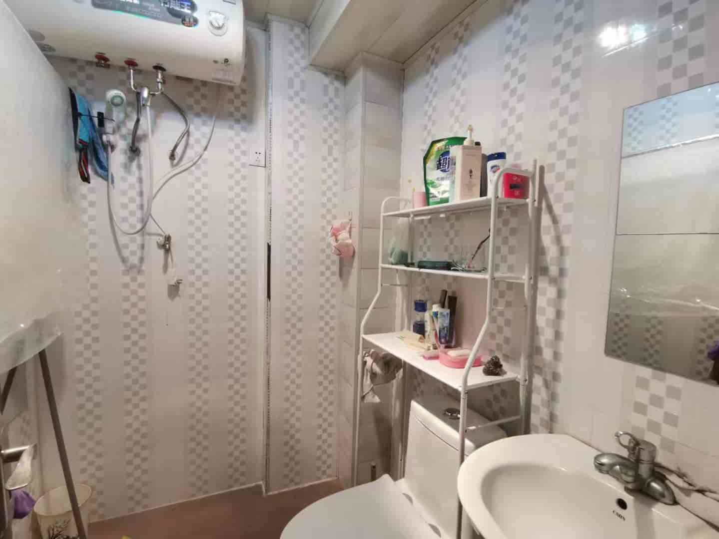 [烟花]东方不夜城3楼66平两室一厅 拎包入住[玫瑰]11.49万有房本满五 天水湖附近 交通方便 周边配套齐全