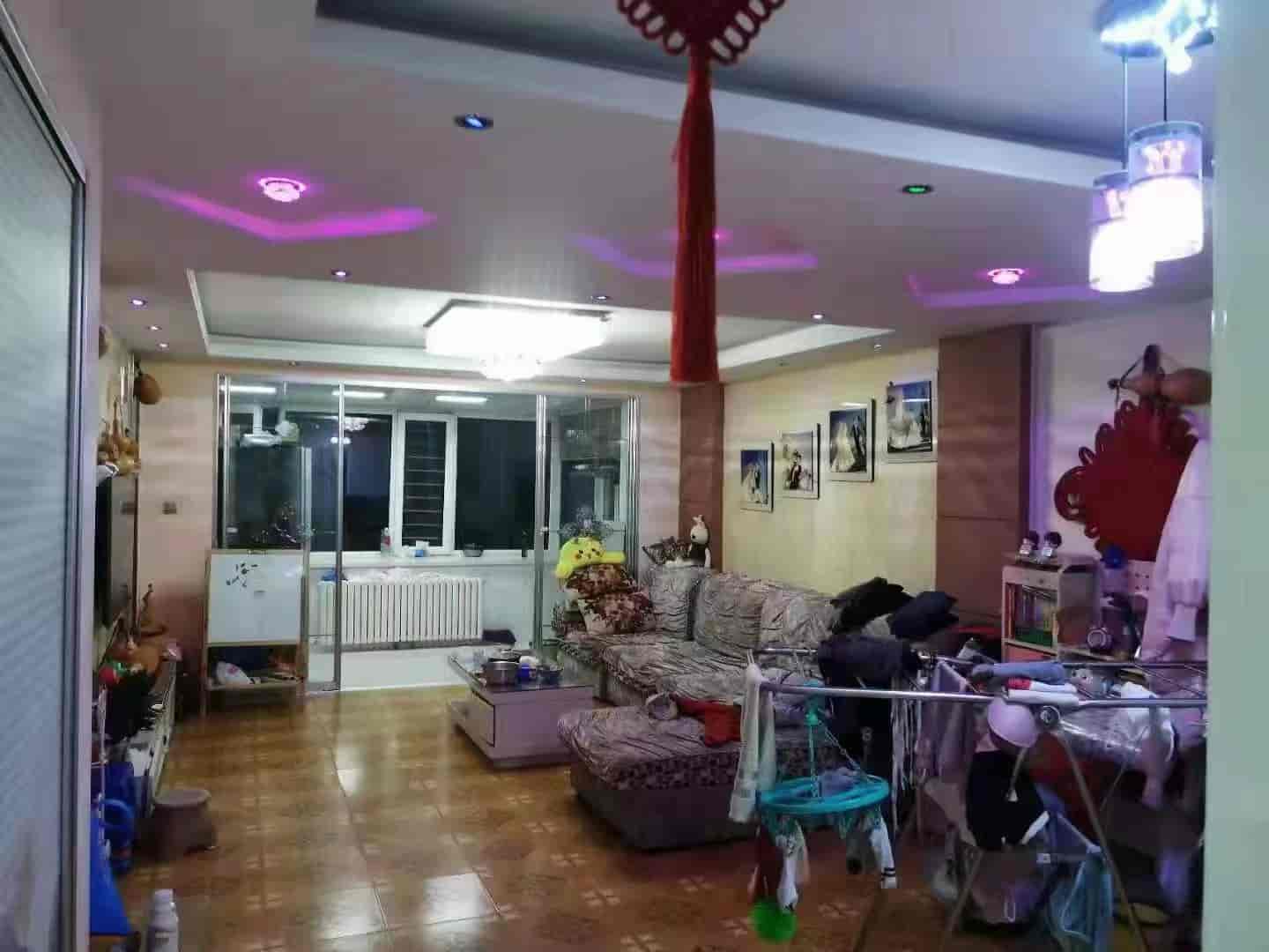 麓林山玖鑫小区  3楼