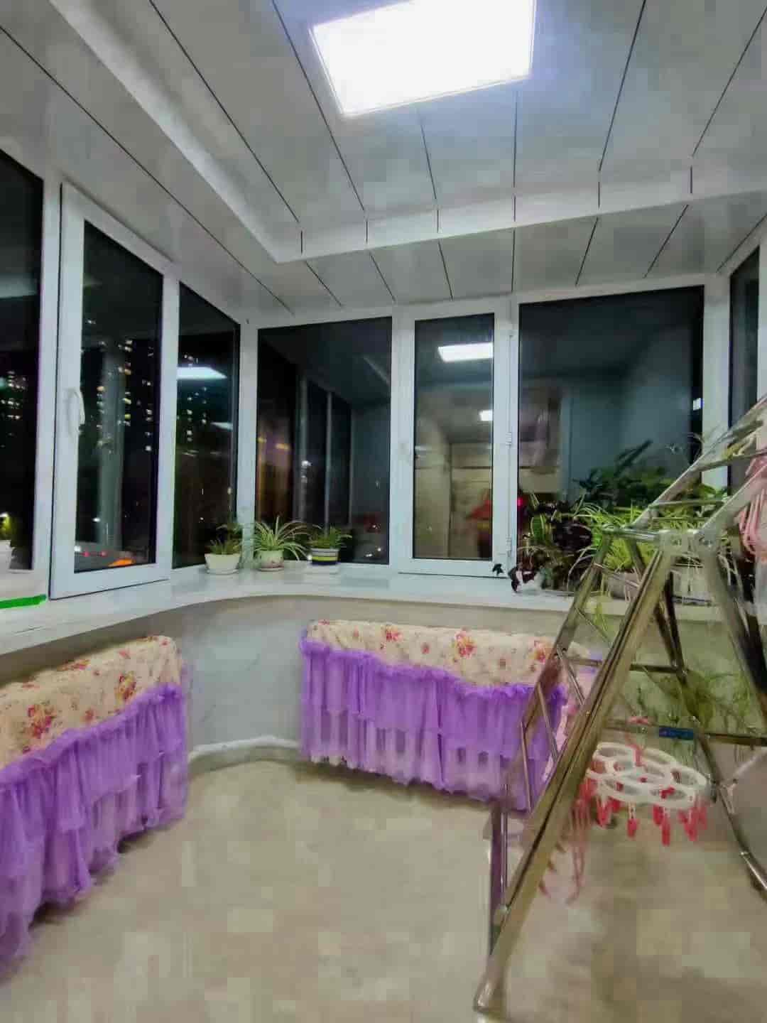 时代附近，育民二中校区