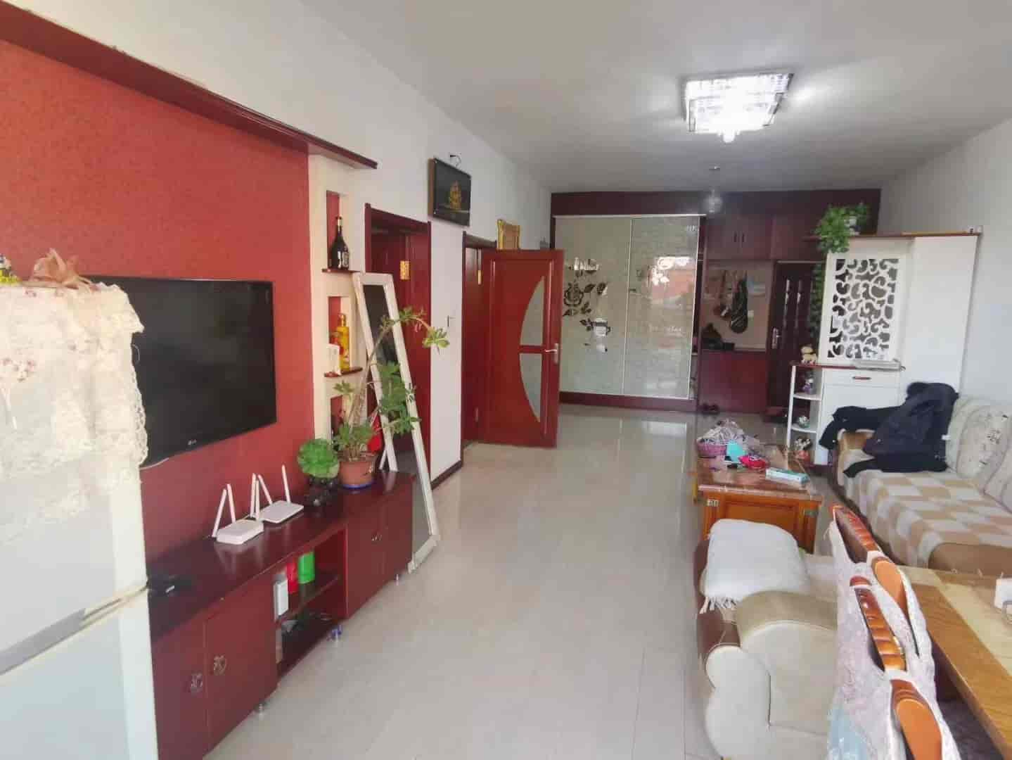 沿湖小区  4楼