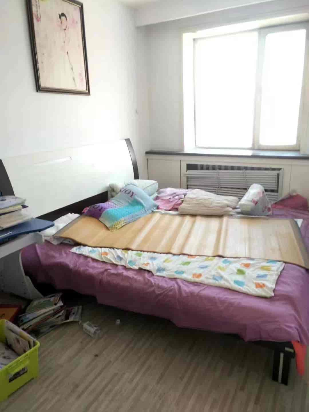 成龙小区7楼加阁楼   126平  空学籍   23.99万