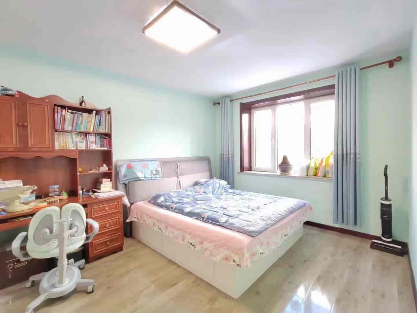 新街基北一道街2楼103平 ​33万