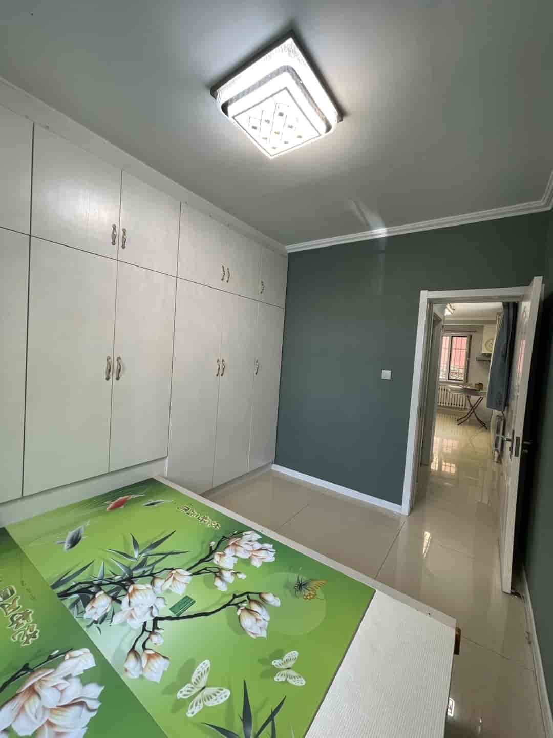 黄金小区一楼一室一厅一卫44平送屋里家具6万